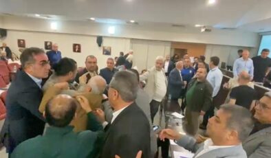 Meclis değil boks ringi! AKP’li üyeden CHP’li üyeye ‘Ağzını yüzünü dağıtırım’ tehdidi
